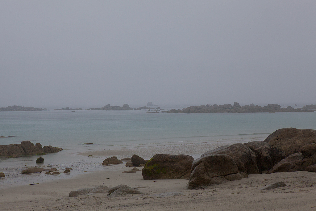 Pluie et brume plage Kerfissien Finistère